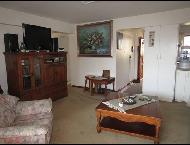 2 BEDROOM FLAT SOLD IN PINETOWN CENTRAL